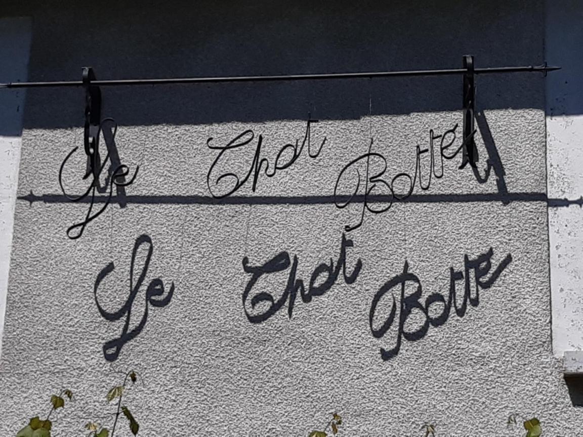 Chambre D'Hotes Le Chat Botte Espedaillac Bagian luar foto