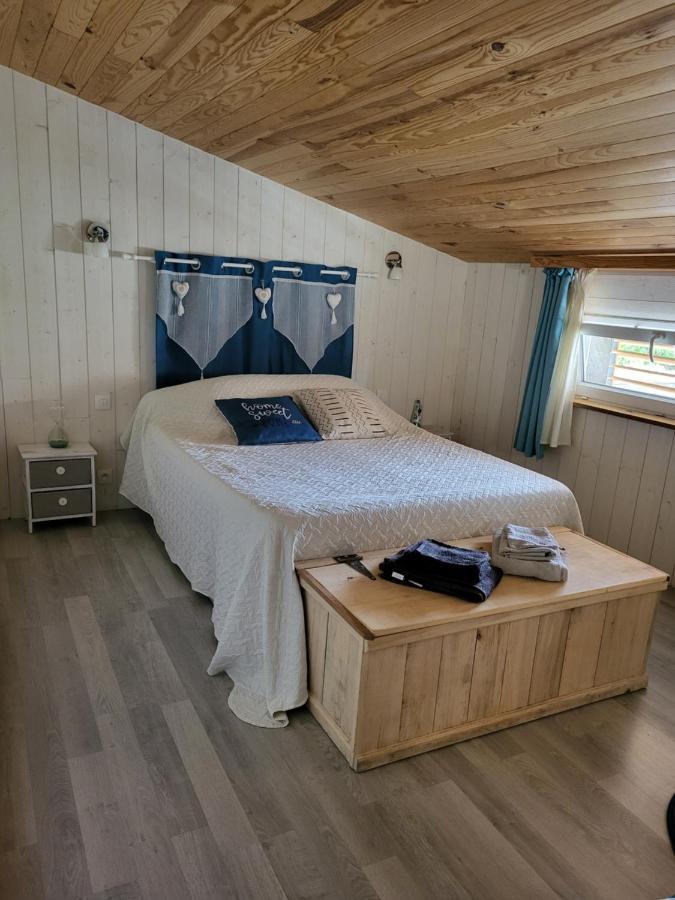 Chambre D'Hotes Le Chat Botte Espedaillac Bagian luar foto