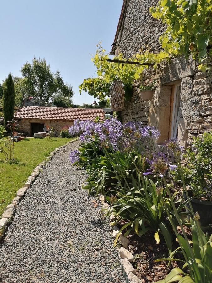 Chambre D'Hotes Le Chat Botte Espedaillac Bagian luar foto