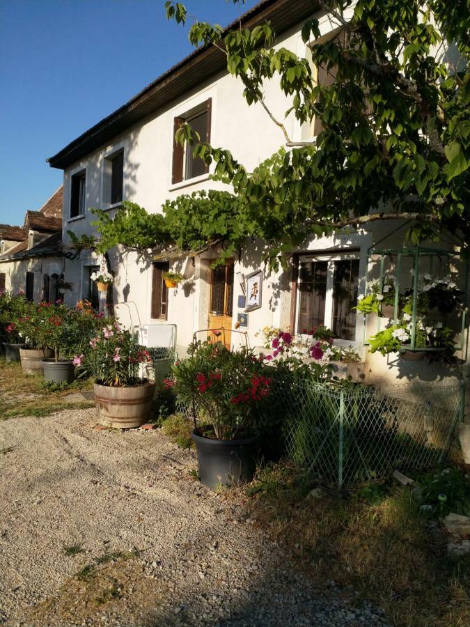 Chambre D'Hotes Le Chat Botte Espedaillac Bagian luar foto